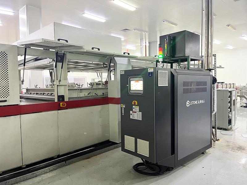 光伏層壓機模溫機的工作原理，提高太陽能電池封裝質量